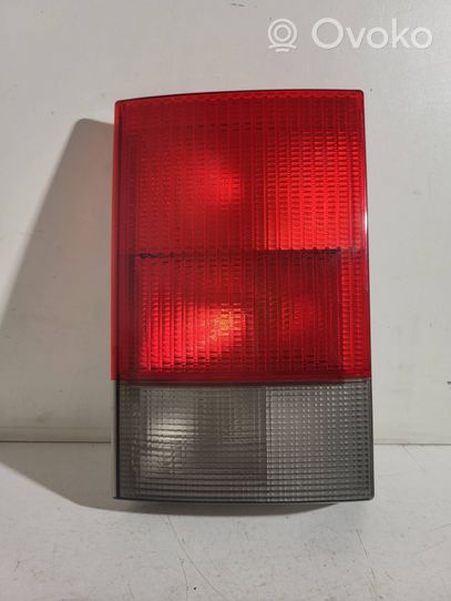 Audi 100 S4 C4 Lampy tylnej klapy bagażnika 4A0945093