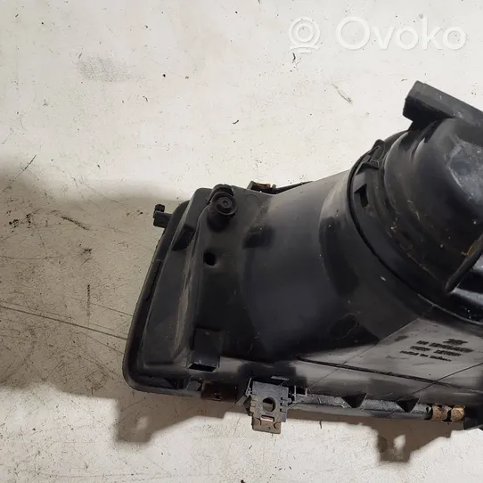 Audi A4 S4 B5 8D Lampa przednia 084411107R