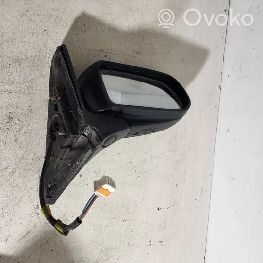 Mazda 323 Elektryczne lusterko boczne drzwi przednich E13010089