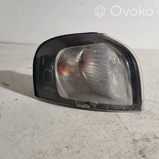 Volvo S80 Kierunkowskaz przedni 88204387