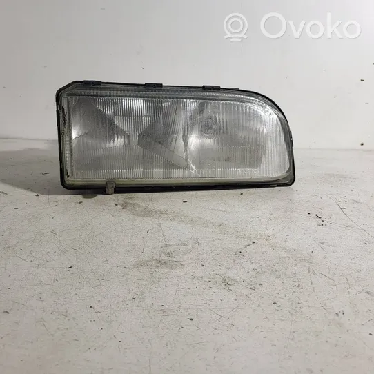 Volvo V70 Priekšējais lukturis 133368