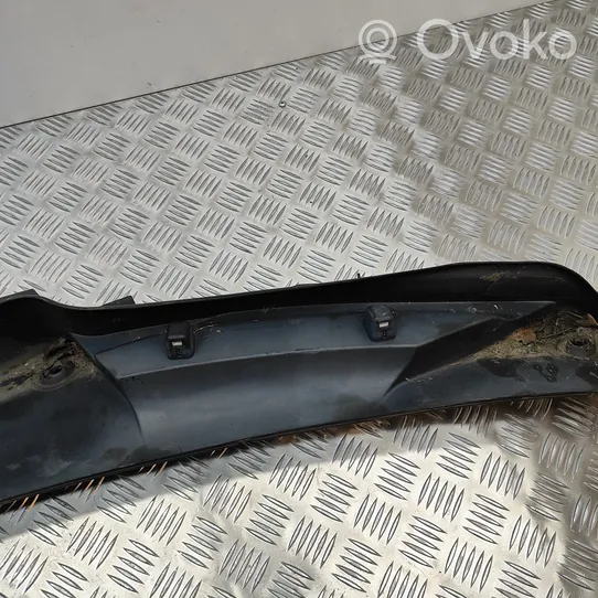 Mercedes-Benz GLE (W166 - C292) Rivestimento del tergicristallo A1668300128