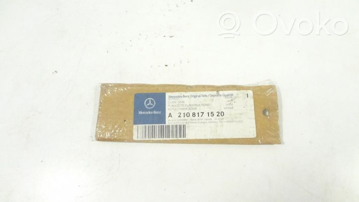 Mercedes-Benz E W210 Rivestimento parafango (modanatura) 