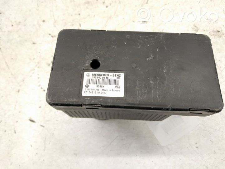 Mercedes-Benz C W203 Central locking vacuum pump 