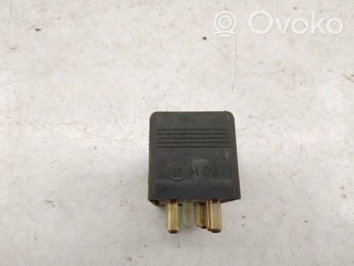 Mercedes-Benz C W202 Cruise control relay 