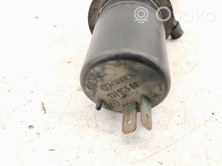 Porsche 944 Windshield washer spray nozzle 