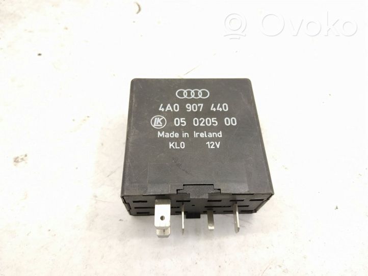 Audi A6 S6 C5 4B Vakionopeussäätimen rele 