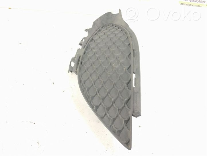 Mercedes-Benz A W176 Grille inférieure de pare-chocs avant 1768850422