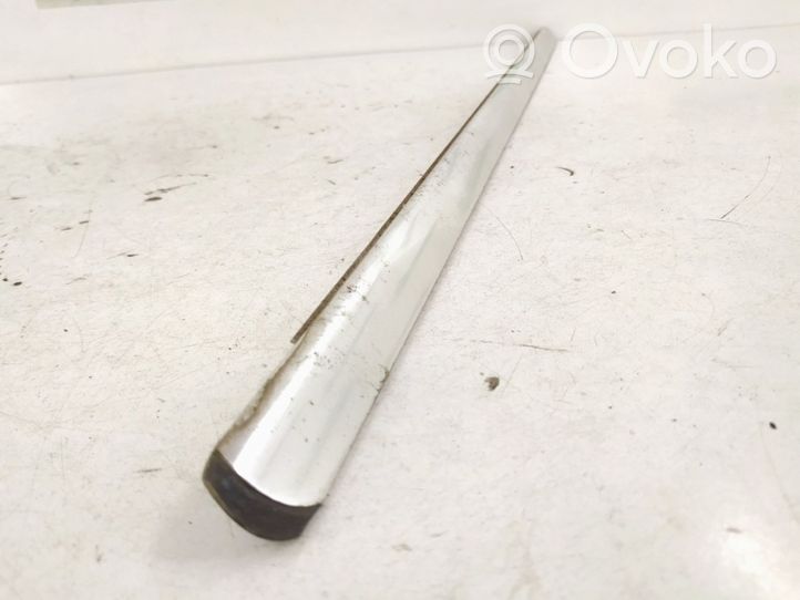 Mercedes-Benz C W204 Rivestimento modanatura del vetro della portiera posteriore A2046700822