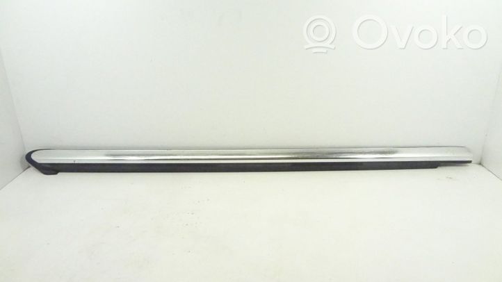 Mercedes-Benz GL X164 Rivestimento modanatura del vetro della portiera posteriore 1646908180