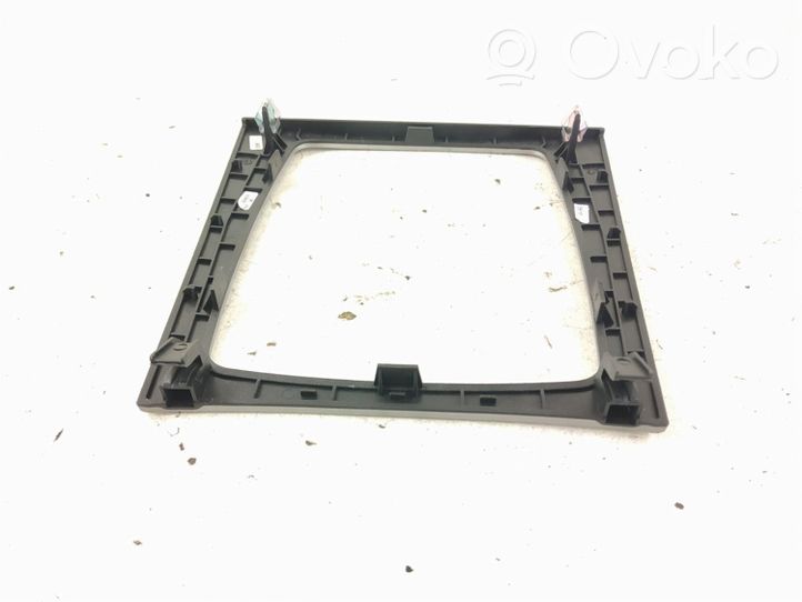 Mercedes-Benz C W204 Radio/GPS head unit trim 