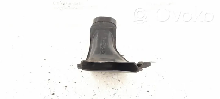 Mercedes-Benz W470 Air intake duct part 