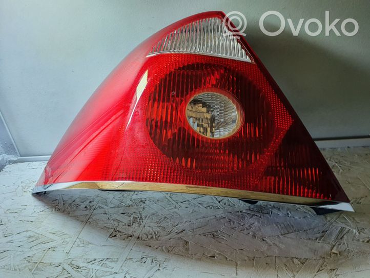 Ford Mondeo Mk III Lampa tylna 1345031