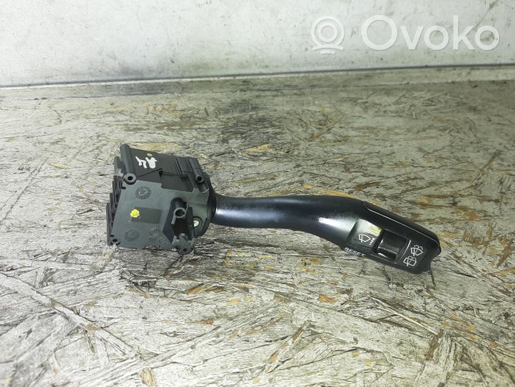 Volkswagen Jetta VI Wiper control stalk 8E0953503C