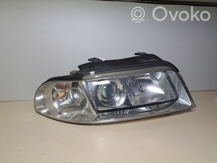 Audi A4 S4 B5 8D Lampa przednia 8D0941004AK