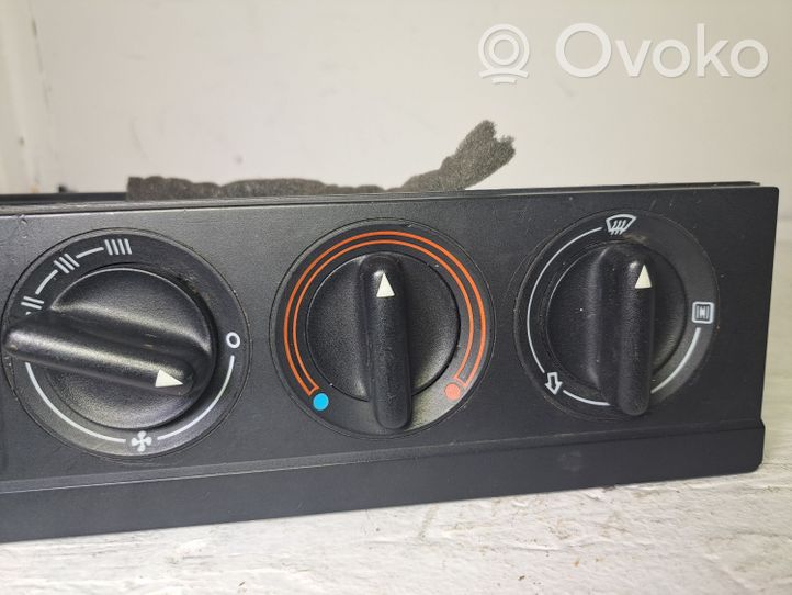 Audi 80 90 S2 B4 Centralina del climatizzatore 8A1819073