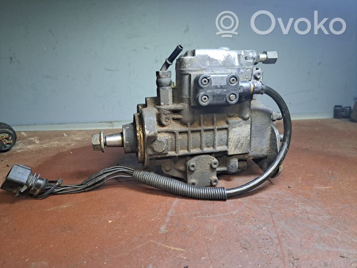 Volkswagen II LT Pompe d'injection de carburant à haute pression 074130115B