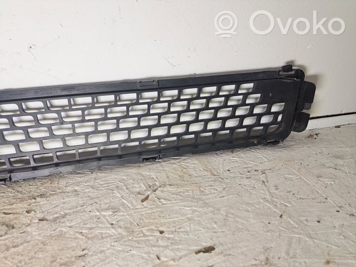 Volvo V70 Etupuskurin alempi jäähdytinsäleikkö 30763113