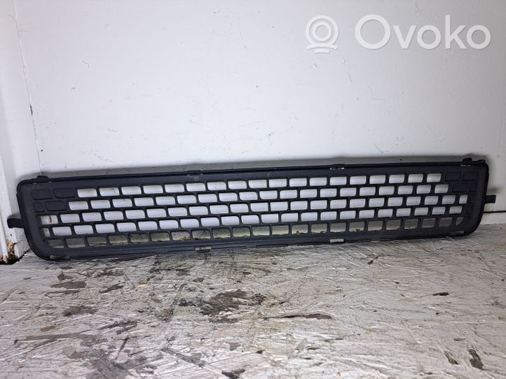 Volvo V70 Mascherina inferiore del paraurti anteriore 30763113