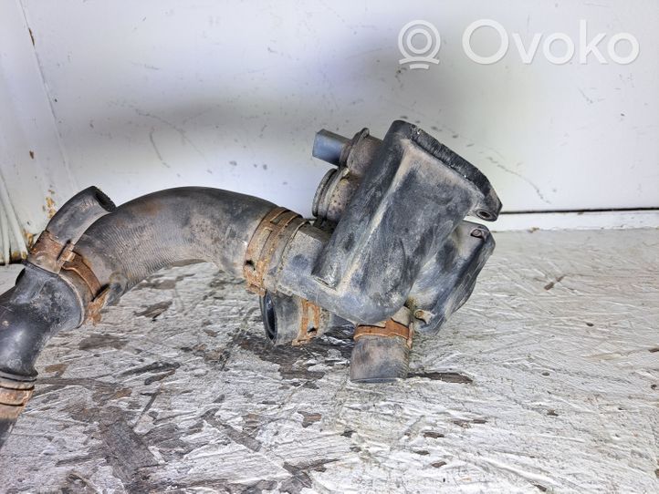 Audi A3 S3 A3 Sportback 8P Termostato/alloggiamento del termostato 022121121E