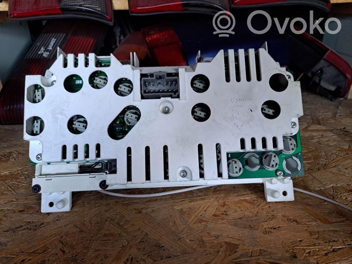 Chrysler Voyager Tachimetro (quadro strumenti) 4437782