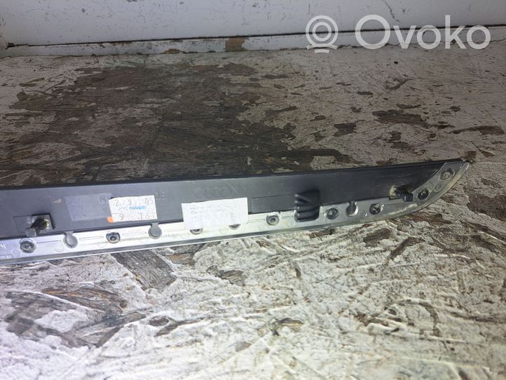 Audi A6 S6 C6 4F Baguette moulure de porte arrière 4F0867420