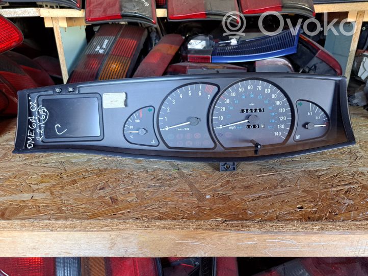 Opel Omega B2 Tachimetro (quadro strumenti) 09228415AL