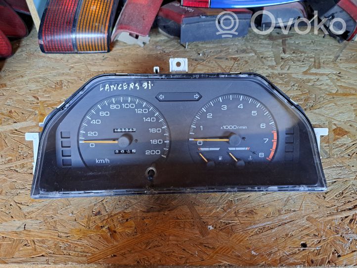 Mitsubishi Lancer Speedometer (instrument cluster) MB680657