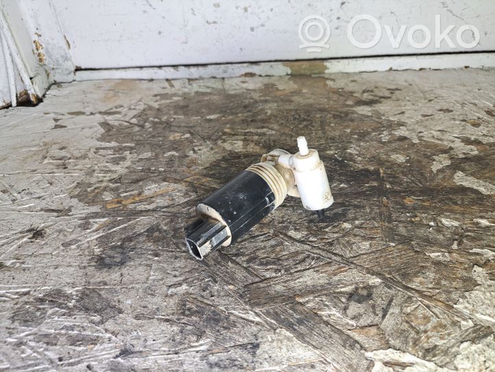 Chrysler Voyager Windscreen/windshield washer pump 