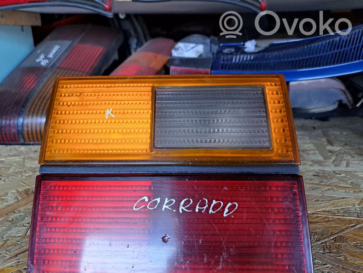 Volkswagen Corrado Lampy tylnej klapy bagażnika 535945107