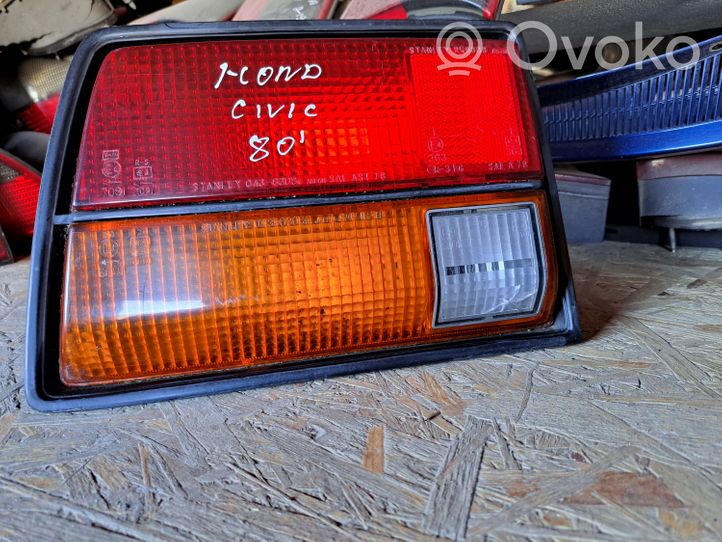 Honda Civic Feux arrière / postérieurs 0436308L