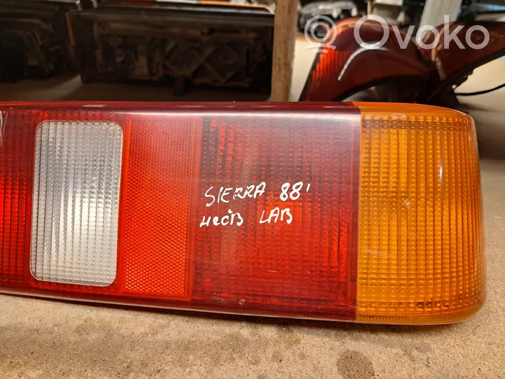 Ford Sierra Lampa tylna 87BG13A602