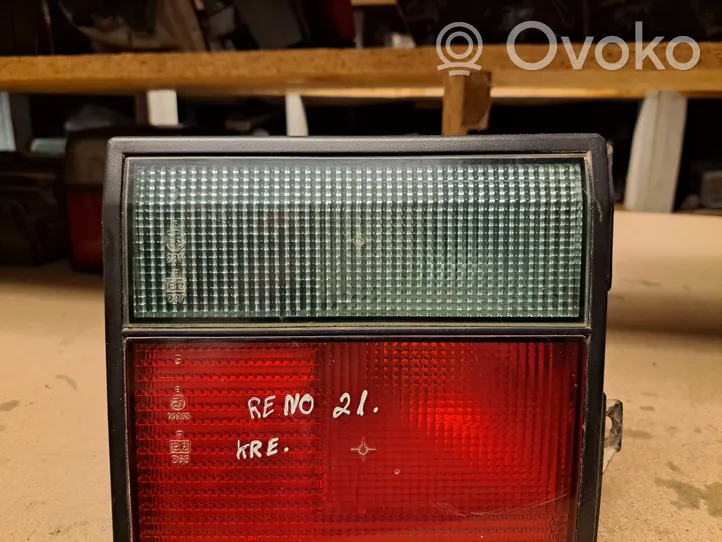 Renault 21 Lampy tylnej klapy bagażnika 21400