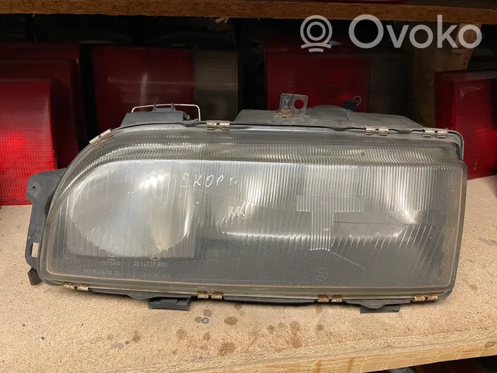 Ford Scorpio Lampa przednia 1305235100