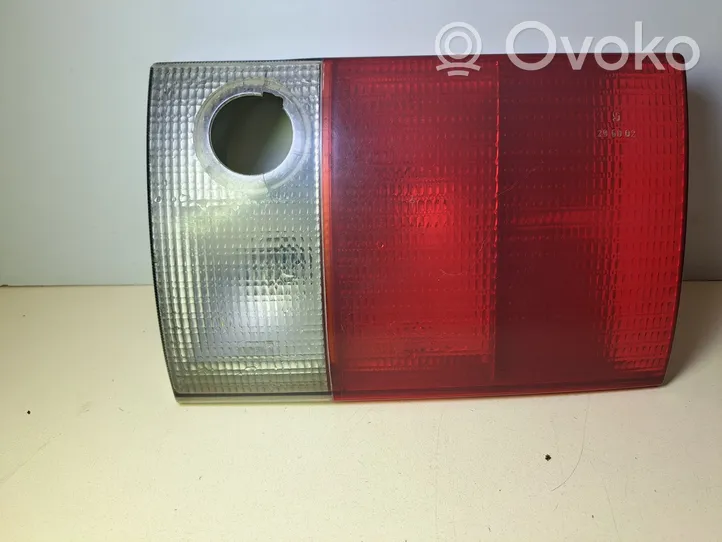 Audi 80 90 S2 B4 Luci posteriori del portellone del bagagliaio 8A0945094H