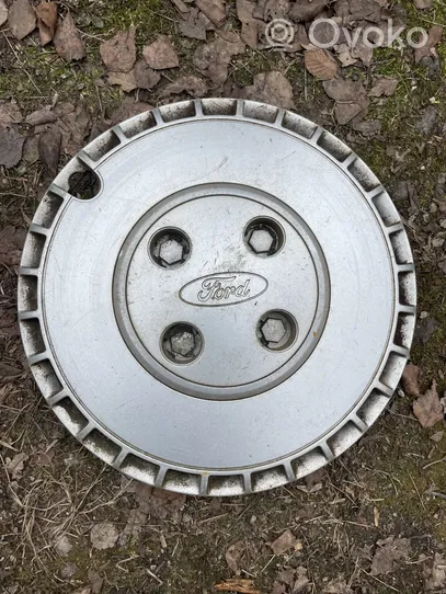 Ford Escort R13 wheel hub/cap/trim 86AB1130BC