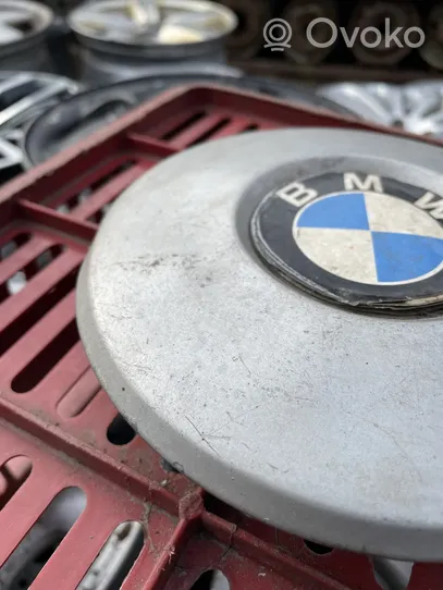 BMW 5 E12 Gamyklinis rato centrinės skylės dangtelis (-iai) 