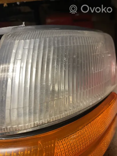 Chrysler Voyager Lampa przednia 5263475