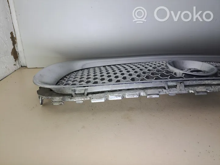 Jaguar XF Grille calandre supérieure de pare-chocs avant 8X23018K28AA