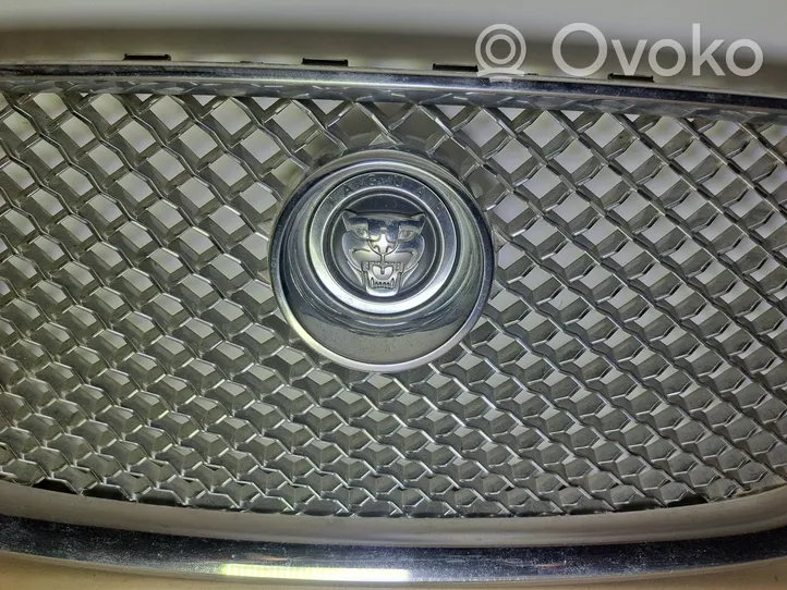 Jaguar XF Grille calandre supérieure de pare-chocs avant 8X23018K28AA