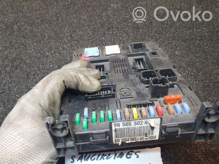 Citroen C4 I Module de fusibles 9656530280