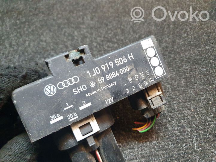 Volkswagen Golf IV Glow plug pre-heat relay 1J0919506H