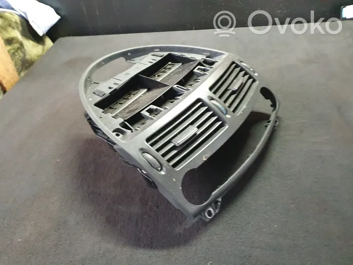 Mercedes-Benz E W211 Griglia di ventilazione centrale cruscotto 2118300054