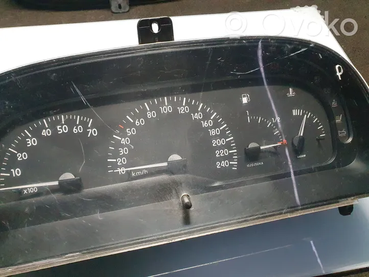 Renault Laguna I Speedometer (instrument cluster) 216236674