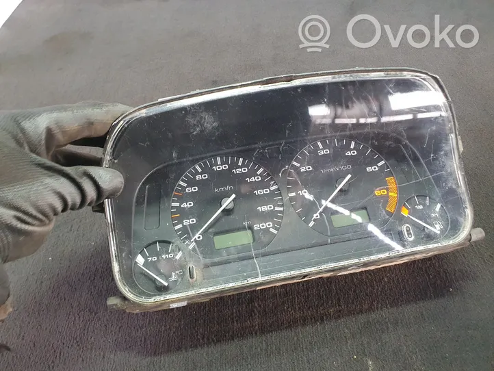 Volkswagen Polo III 6N 6N2 6NF Geschwindigkeitsmesser Cockpit 87001323