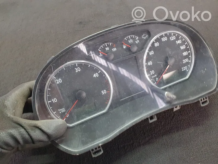 Volkswagen Polo IV 9N3 Speedometer (instrument cluster) 6Q0920821E