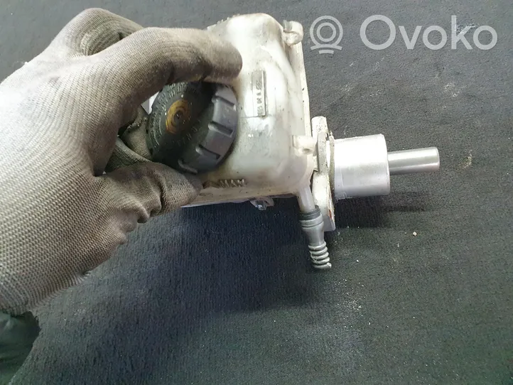 Opel Zafira A Brake fluid reservoir 