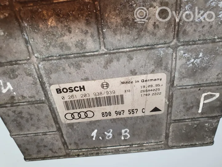 Audi A4 S4 B5 8D Variklio valdymo blokas 8D0907557C