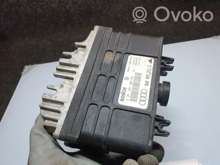 Volkswagen Golf III Calculateur moteur ECU 8A0907311G