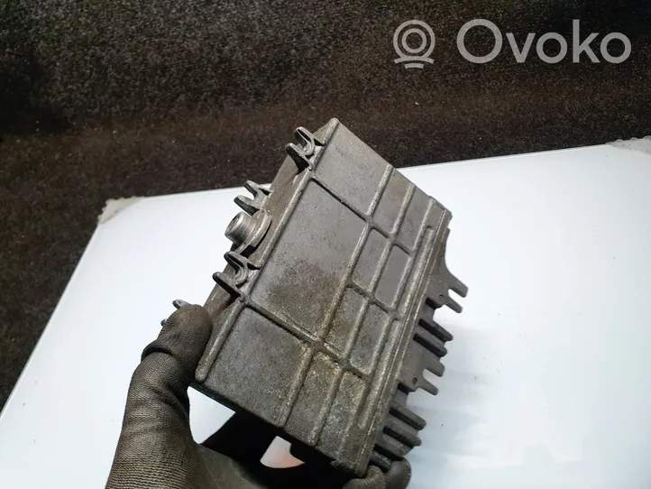 Volkswagen Polo III 6N 6N2 6NF Sterownik / Moduł ECU 0261203931